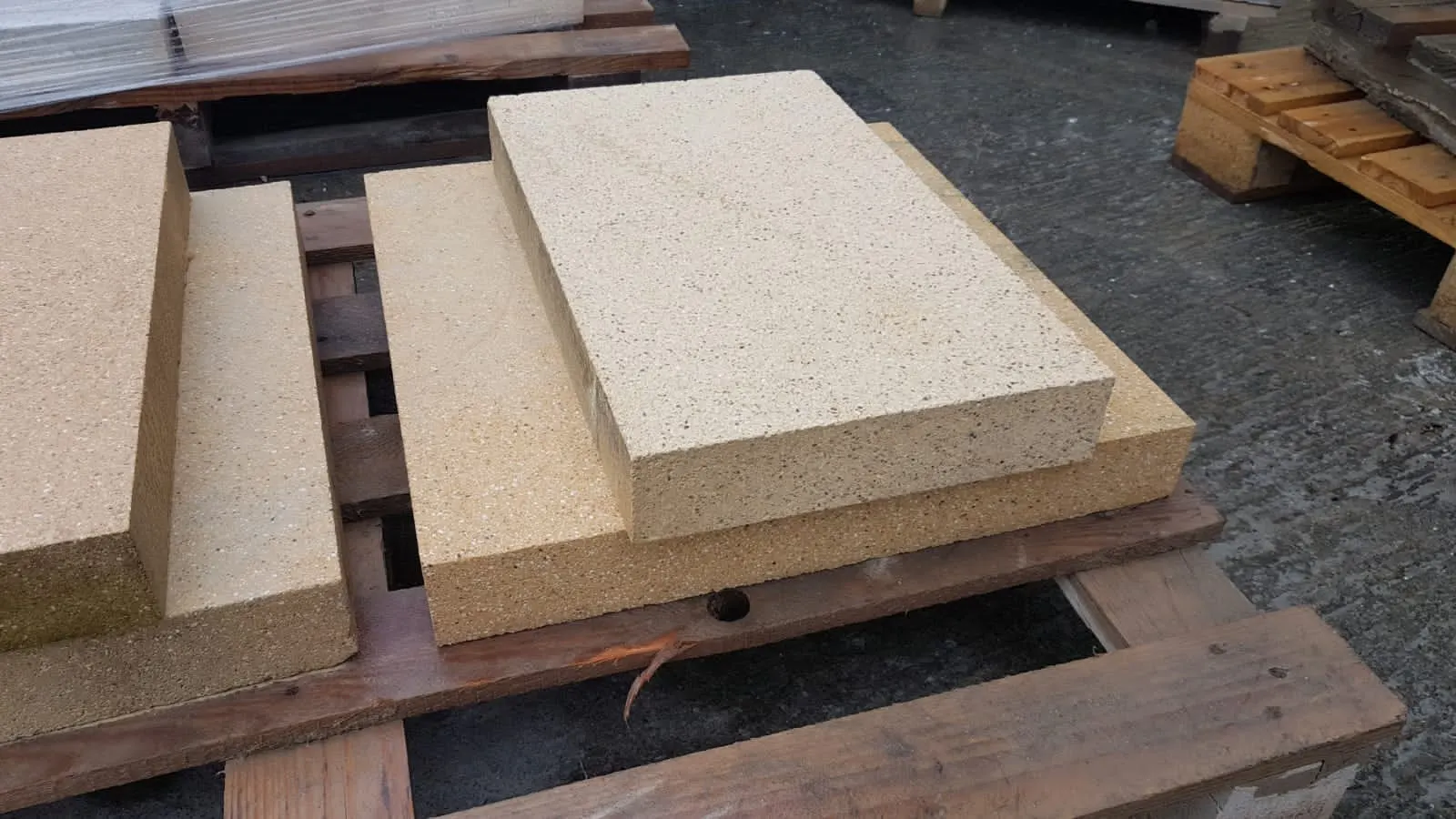 Zircon Mullite Tubes and Glass Delivery Blocks